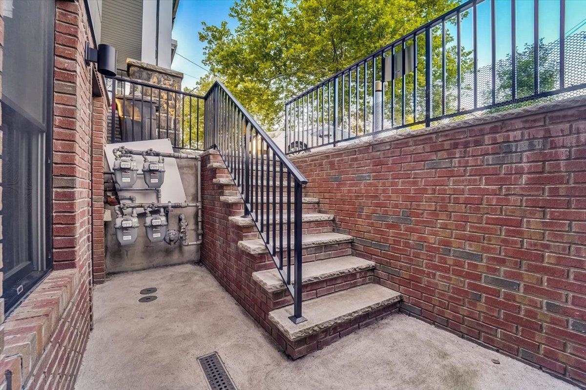 2765 John F. Kennedy Boulevard, Unit 1 Jersey City, NJ 07306 - Photo 28 of 33 a view of entryway