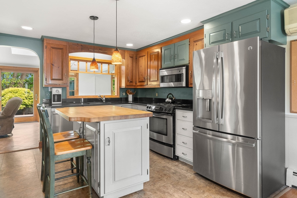 8 Sunset Road Salem, MA 01970 - Photo 12 of 42 Gallery Image 12
