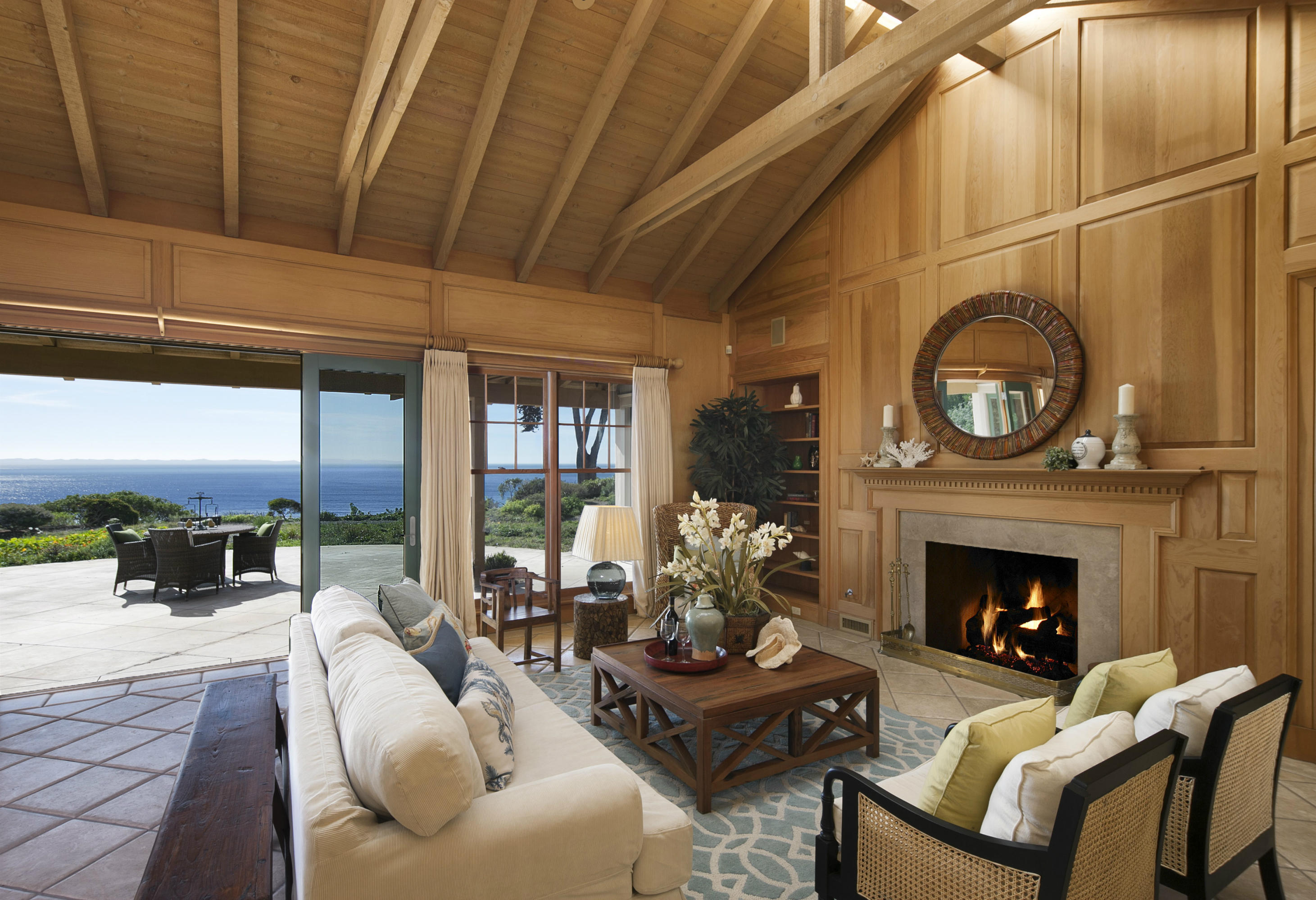 4149 Creciente Drive Santa Barbara, CA 93110 - Photo 8 of 20 Living Room