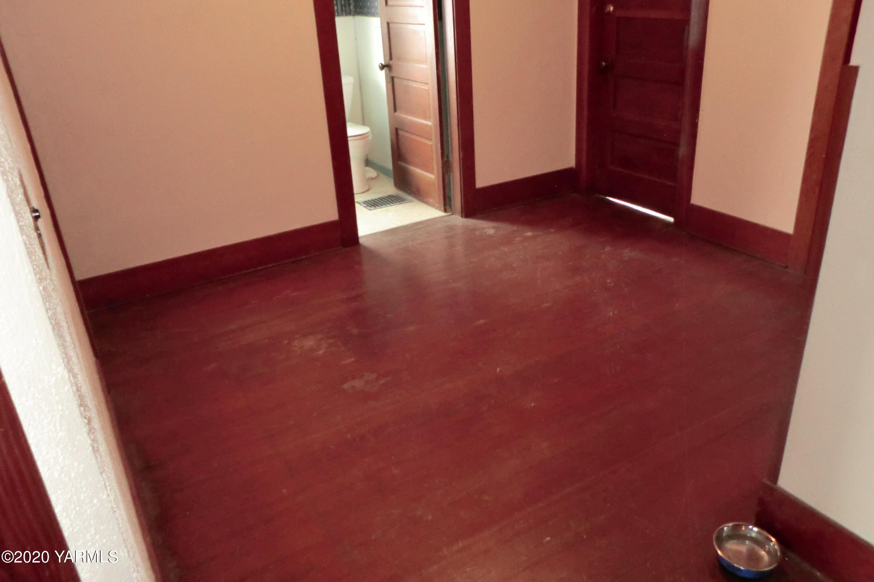 5404 Mieras Road Moxee, WA 98901 - Photo 14 of 27 a view of an empty room