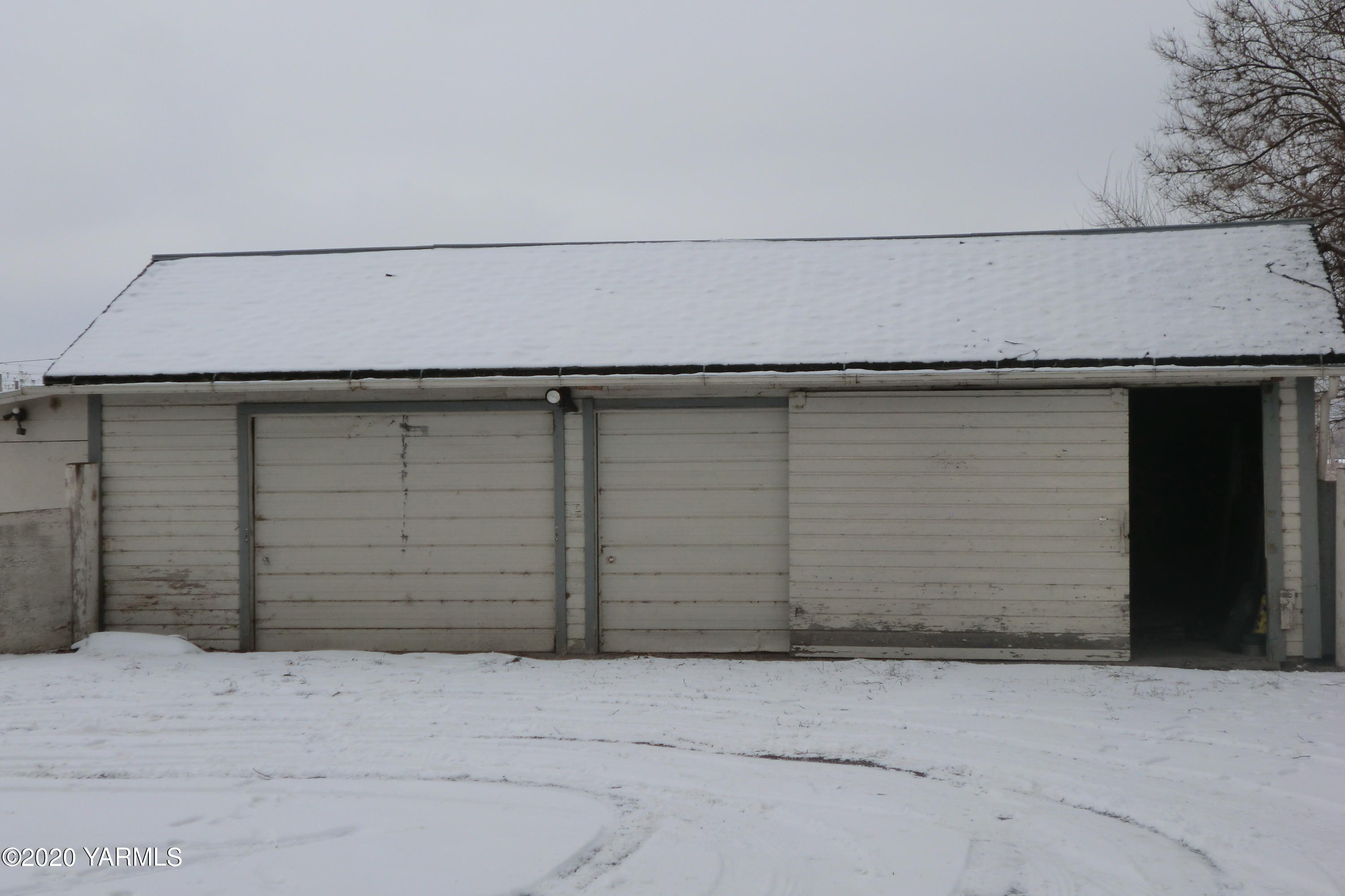 5404 Mieras Road Moxee, WA 98901 - Photo 5 of 27