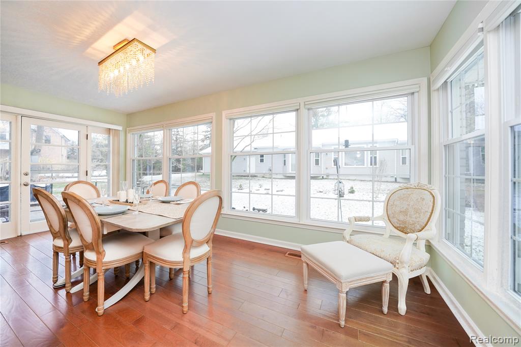 34361 Quaker Valley Road Farmington Hills, MI 48331 - Photo 13 of 62 Gallery Image 13