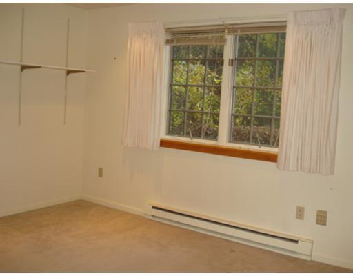 9 Birch Meadow Road, Unit E2 Brunswick, ME 04011 - Photo 11 of 15 Den/Family/Great Room.