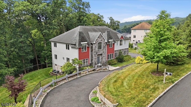 18 Puddingstone Road Morris Plains, NJ 07950 - Photo 3 of 43 Gallery Image 3