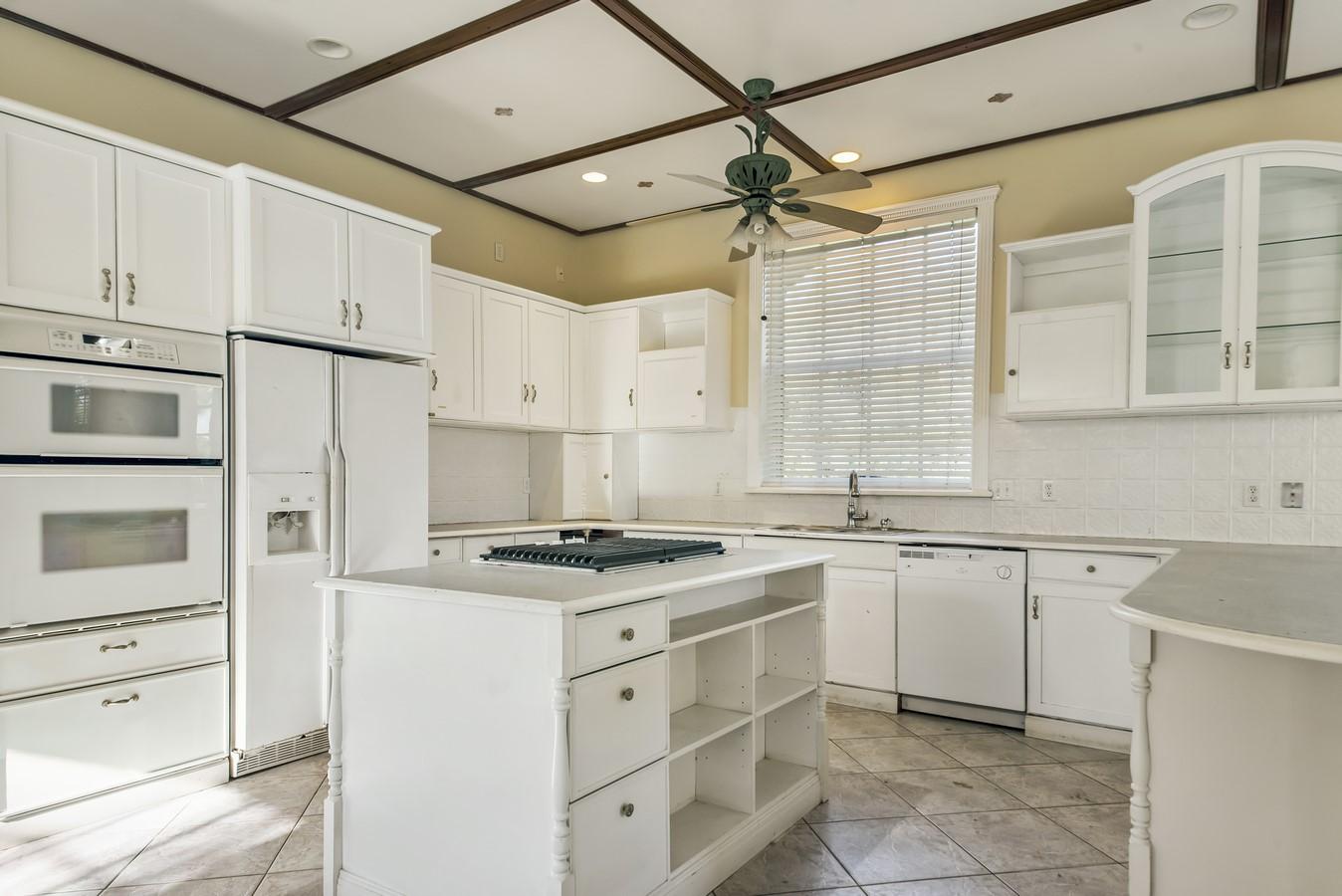 13000 Barwick Road Boynton Beach, FL 33436 - Photo 12 of 58 Classic White Cabinets