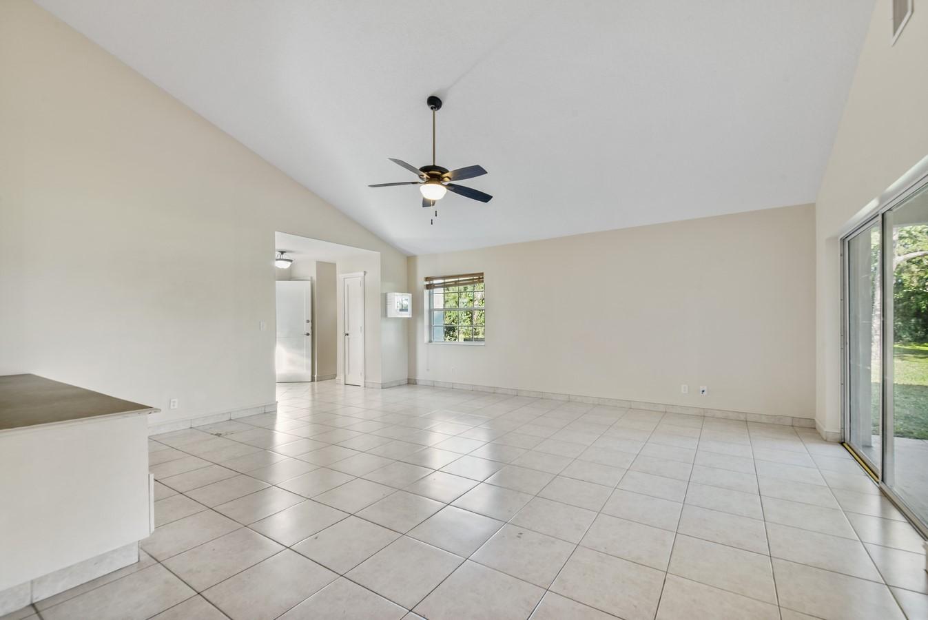 13000 Barwick Road Boynton Beach, FL 33436 - Photo 19 of 58 Neutral Tile