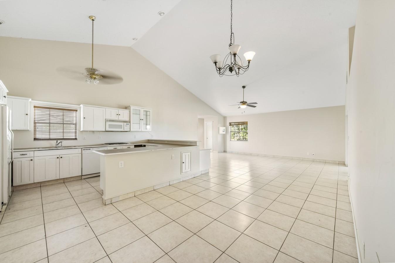 13000 Barwick Road Boynton Beach, FL 33436 - Photo 22 of 58 Vaulted Ceilings