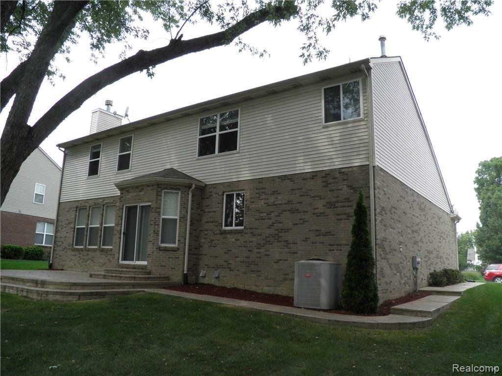 3237 Everett Drive Rochester Hills, MI 48307 - Photo 3 of 34