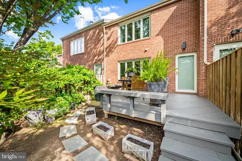 $450,000 | 256 Waxter Way, Baltimore, MD 21217