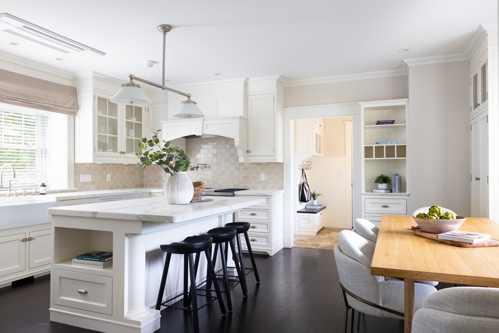 11 Winthrop Road Lexington, MA 02421 - Photo 4 of 26