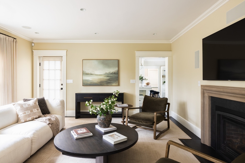 11 Winthrop Road Lexington, MA 02421 - Photo 8 of 26