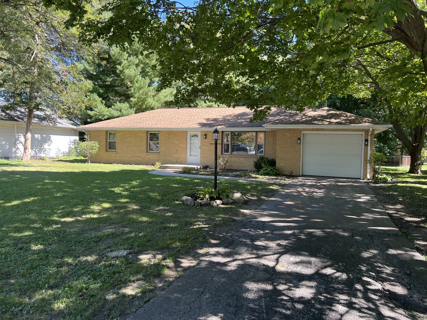 1808 Bellamy Drive Champaign, IL 61821 - Photo 2 of 24