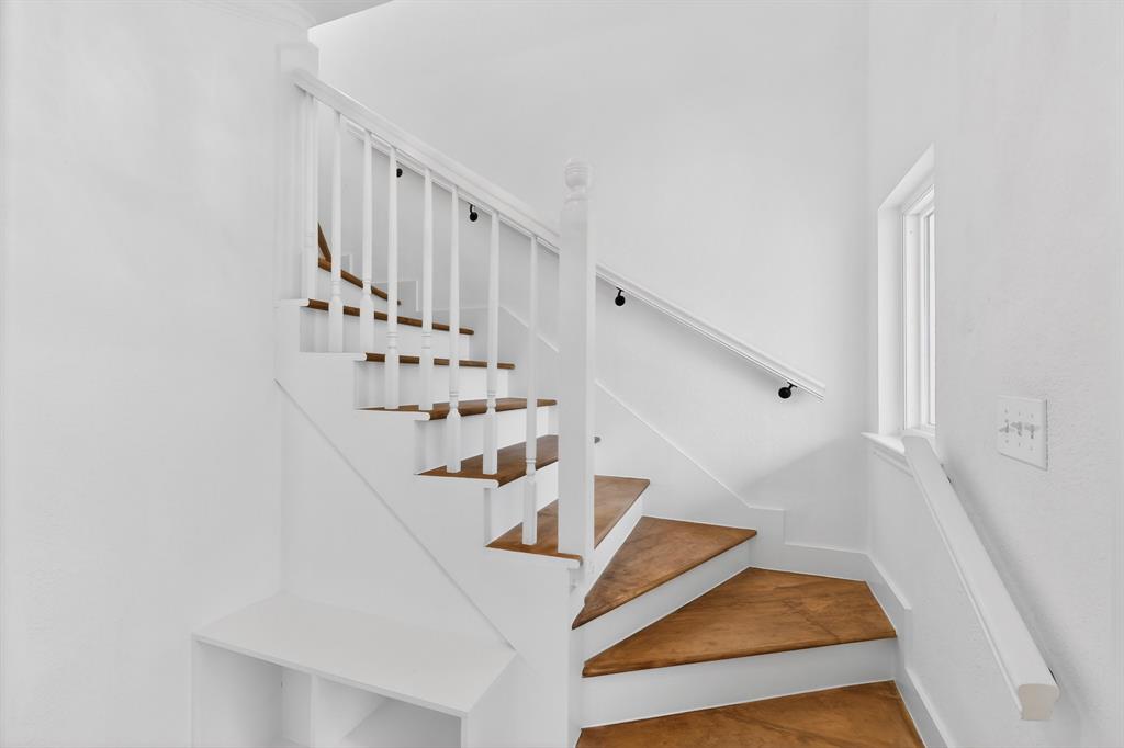 2416 Dalgreen Drive Plano, TX 75075 - Photo 4 of 38