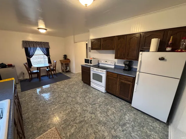 $220,000 | 4570 Highway 56, Petersburg, IN 47567