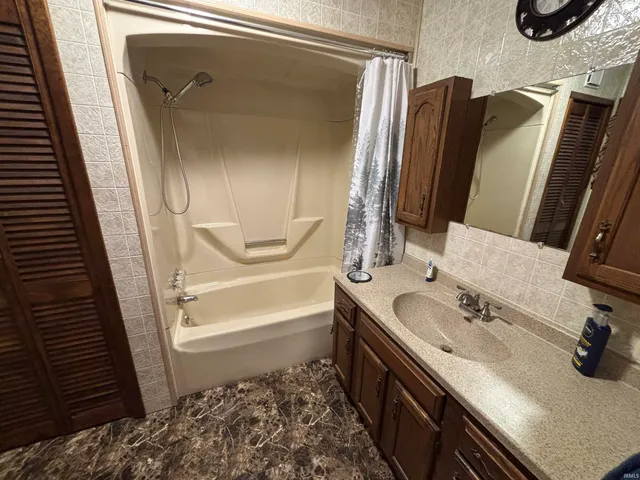 $220,000 | 4570 Highway 56, Petersburg, IN 47567