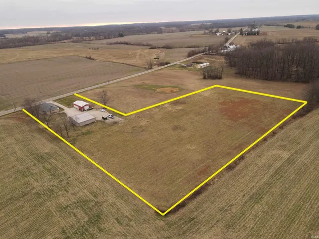 $220,000 | 4570 Highway 56, Petersburg, IN 47567