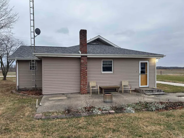 $220,000 | 4570 Highway 56, Petersburg, IN 47567