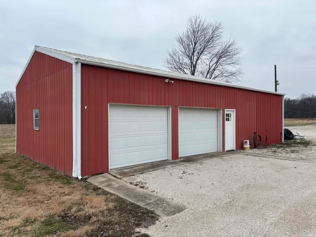 $220,000 | 4570 Highway 56, Petersburg, IN 47567