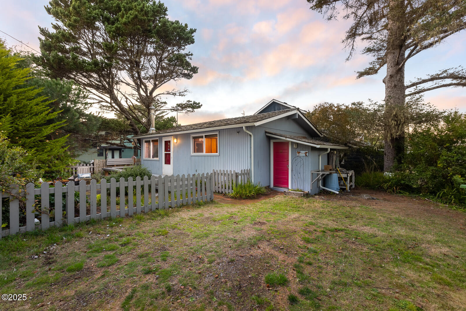 48250 Hawk Street Neskowin, OR 97149 - Photo 2 of 21 Hawk Cottage Exterior