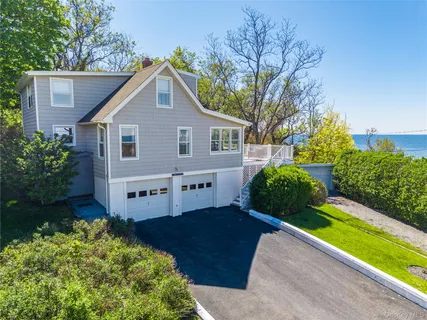 $998,000 | 31 West Fairview Avenue, Riverhead, NY 11901