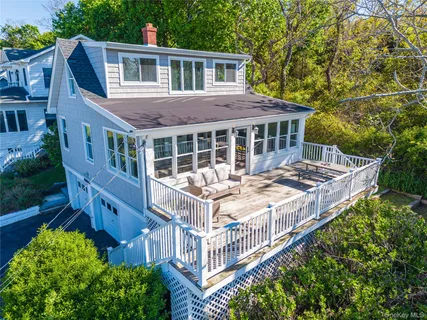 $998,000 | 31 West Fairview Avenue, Riverhead, NY 11901