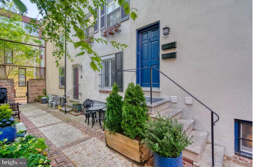 1026 Pine Street Philadelphia, PA 19107 - Photo 2 of 43