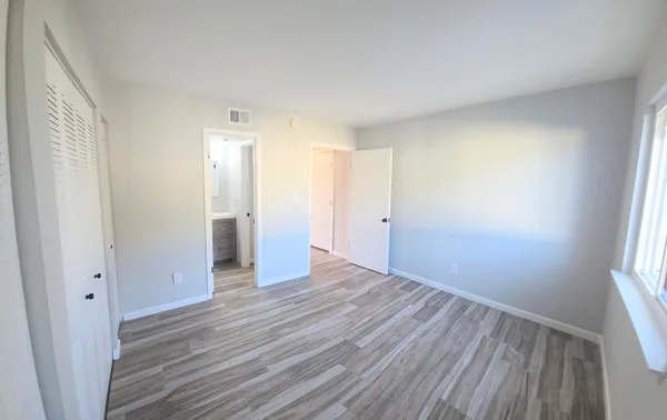 $1,650 | 308 Miracle Strip Parkway Southwest, Unit 27C, Fort Walton Beach, FL 32548