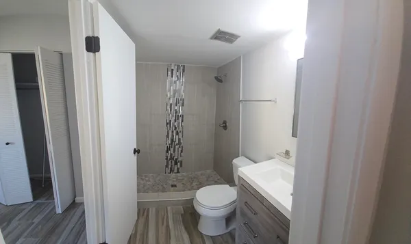 $1,650 | 308 Miracle Strip Parkway Southwest, Unit 27C, Fort Walton Beach, FL 32548