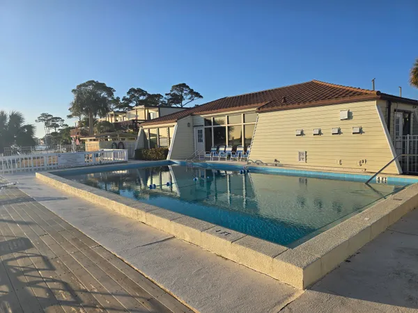 $1,650 | 308 Miracle Strip Parkway Southwest, Unit 27C, Fort Walton Beach, FL 32548