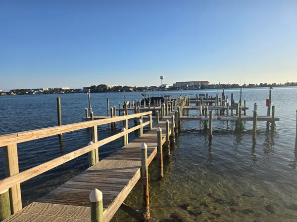 $1,650 | 308 Miracle Strip Parkway Southwest, Unit 27C, Fort Walton Beach, FL 32548