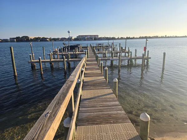 $1,650 | 308 Miracle Strip Parkway Southwest, Unit 27C, Fort Walton Beach, FL 32548