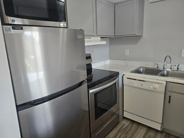 $1,650 | 308 Miracle Strip Parkway Southwest, Unit 27C, Fort Walton Beach, FL 32548