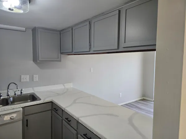 $1,650 | 308 Miracle Strip Parkway Southwest, Unit 27C, Fort Walton Beach, FL 32548
