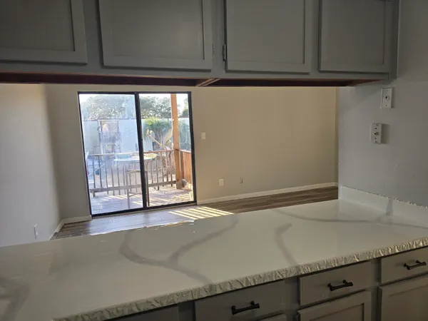 $1,650 | 308 Miracle Strip Parkway Southwest, Unit 27C, Fort Walton Beach, FL 32548