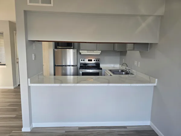 $1,650 | 308 Miracle Strip Parkway Southwest, Unit 27C, Fort Walton Beach, FL 32548