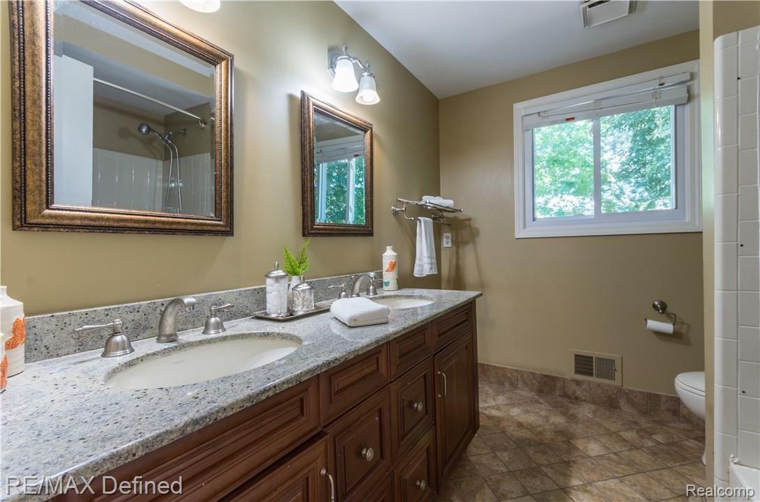 1514 Lomas Verdes Rochester, MI 48306 - Photo 48 of 57 1514 Lomas Verdes-31.jpg