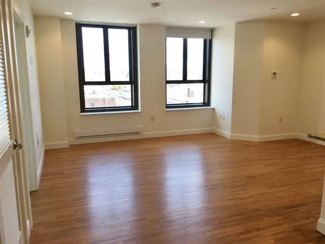 $2,139 | 875 Elm Street, Unit 706, Manchester, NH 03101