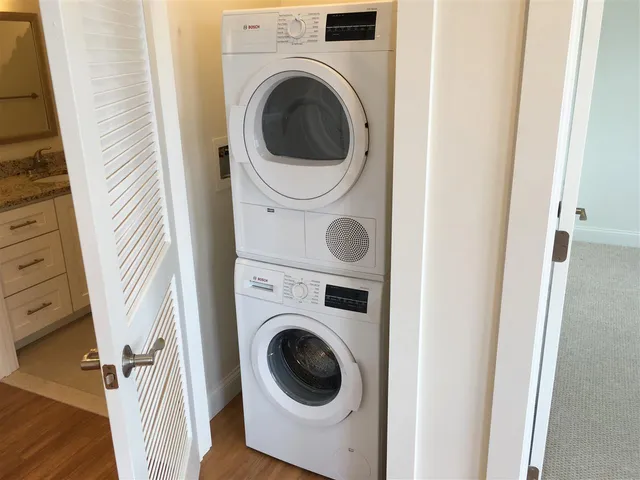 $2,139 | 875 Elm Street, Unit 706, Manchester, NH 03101