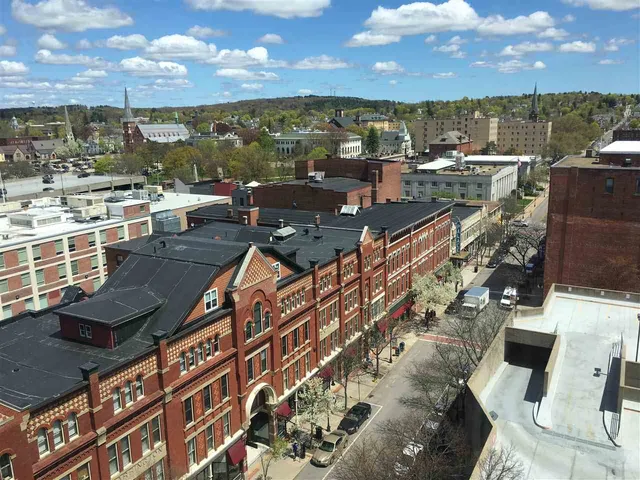 $2,139 | 875 Elm Street, Unit 706, Manchester, NH 03101