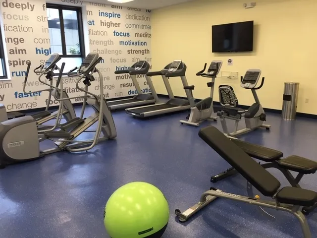 $2,139 | 875 Elm Street, Unit 706, Manchester, NH 03101