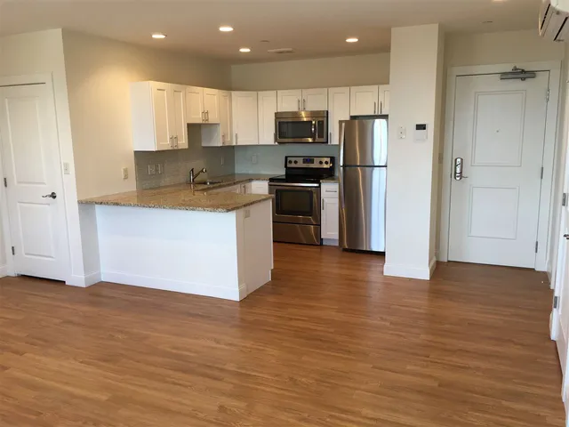 $2,139 | 875 Elm Street, Unit 706, Manchester, NH 03101