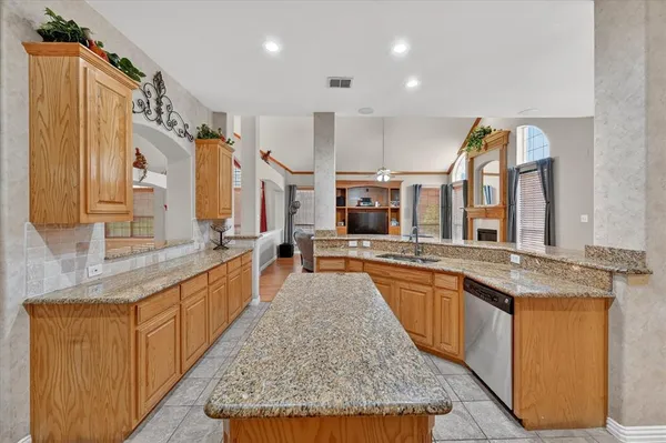 $569,000 | 656 Links View Court, Grand Prairie, TX 75052