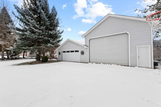 $1,100,000 | 731 Greggs Road, Newport, WA 99156