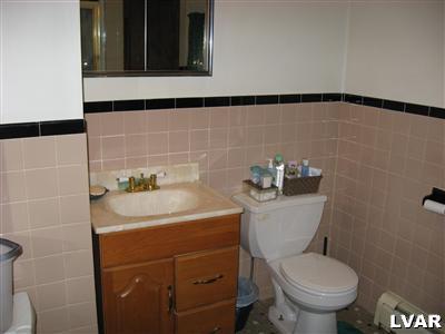 2198 Riverside Drive Bethlehem, PA 18015 - Photo 10 of 14 Full bath 2nd floor