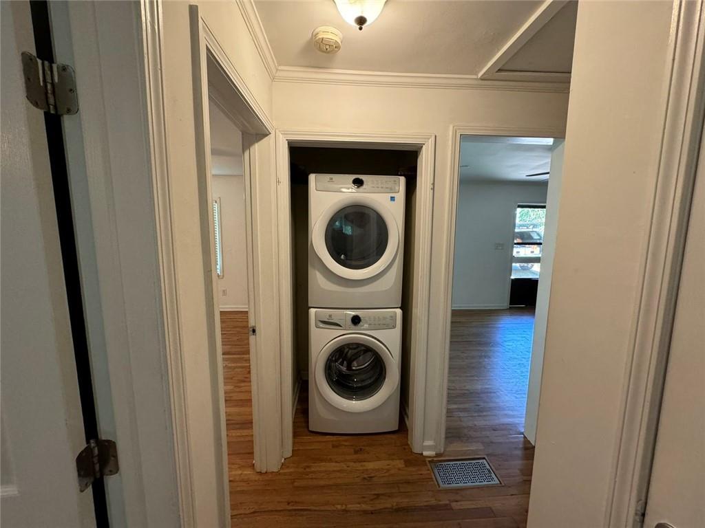 190 Cleveland Street Southeast Atlanta, GA 30316 - Photo 20 of 31 a utility room with dryer and washer
