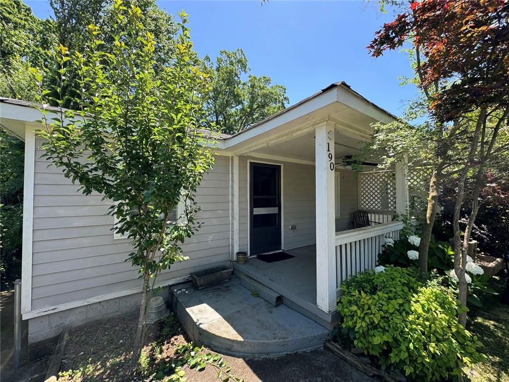 190 Cleveland Street Southeast Atlanta, GA 30316 - Photo 5 of 31 front view of a house with a yard