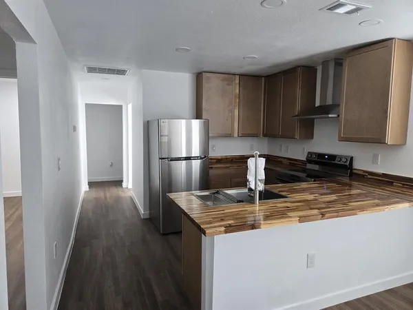 $1,800 | 2506 Southland Street, Dallas, TX 75215