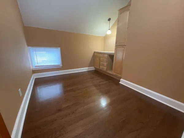 $1,700 | 58 Shawmut Avenue, Unit 3, New Bedford, MA 02740