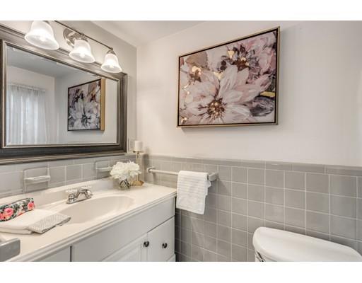 175 Locksley Road Lynnfield, MA 01940 - Photo 16 of 30 Gallery Image 16