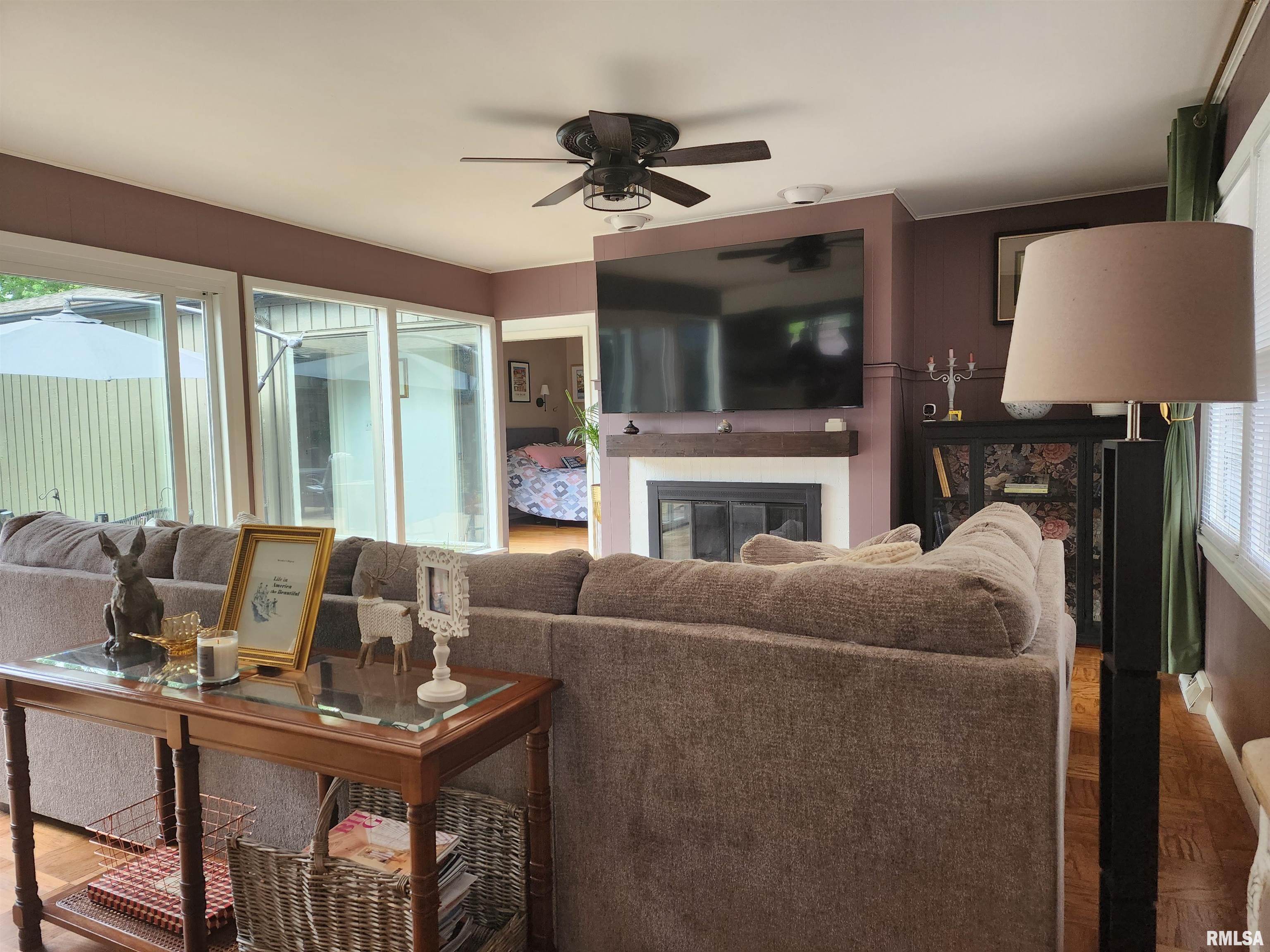 465 Shoreline Drive Decatur, IL 62521 - Photo 9 of 38
